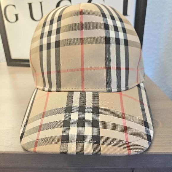 Burberry Novacheck Hat - New w/ COA - Picture 4 of 8